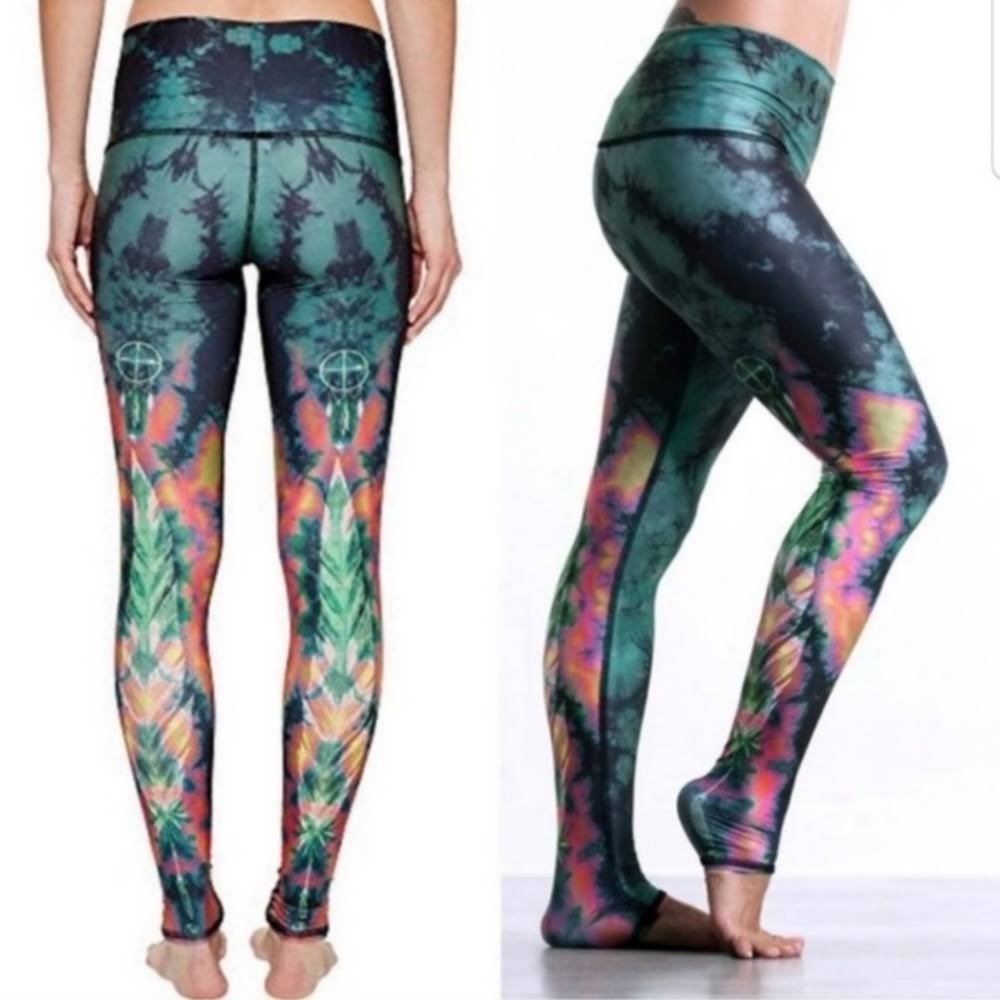 teeki Green Tie-Dye & Multicolor Feather-Print Leggings